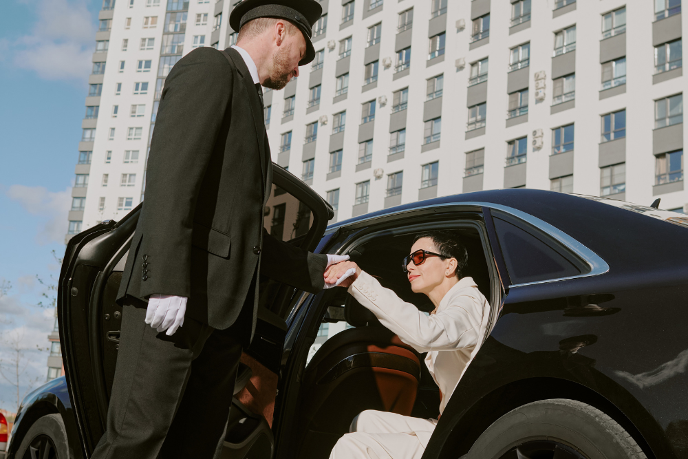 Why an Airport Chauffeur Service Is Ideal for Stress-Free Travel